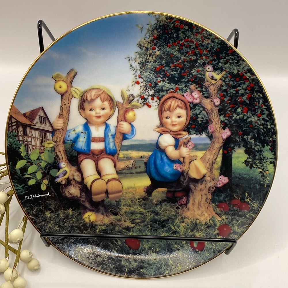 1990 limited edition Hummel “Apple Tree Boy and Girl”. By Danbury Mint.